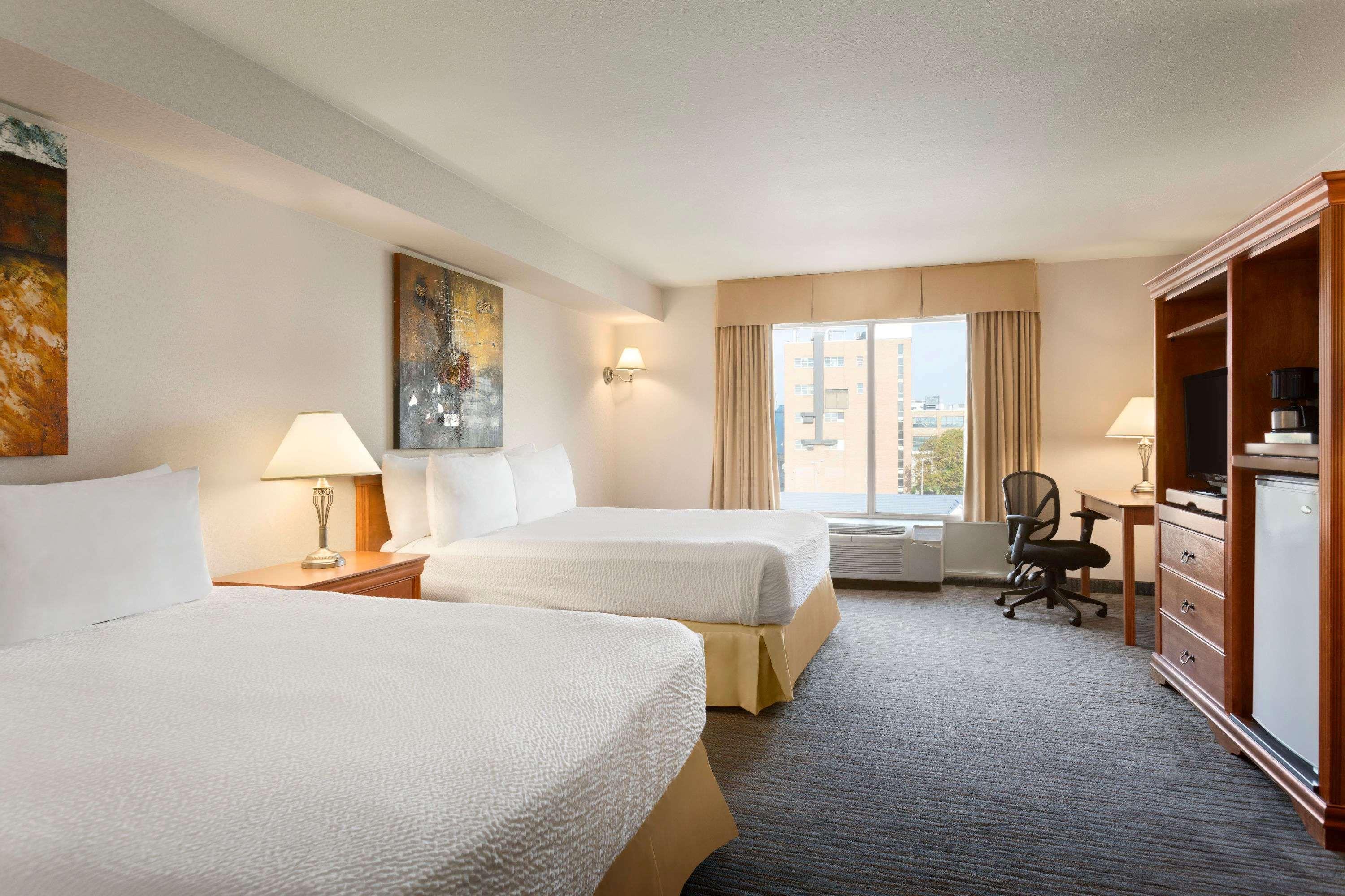 Days By Wyndham Centre St By The Falls 3* Niagara-Fälle