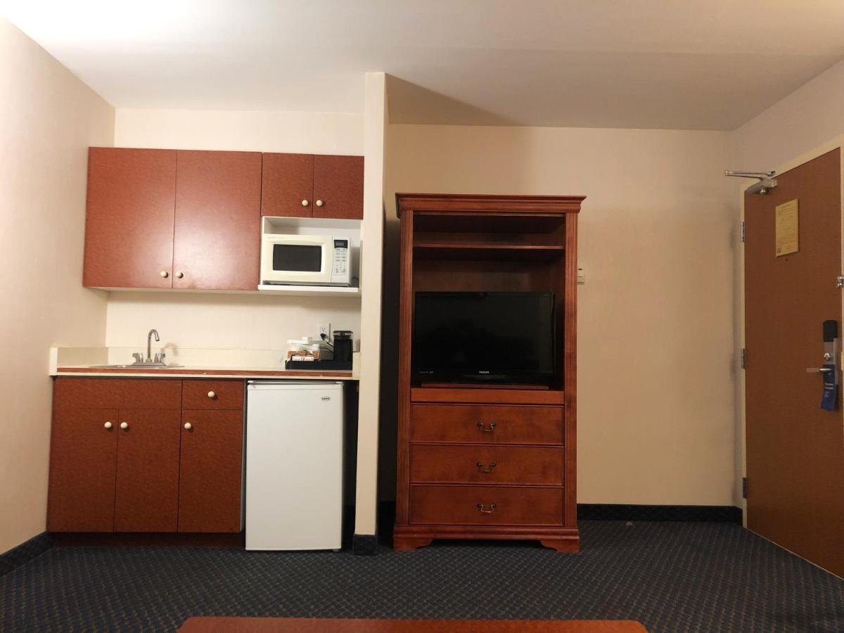 Days By Wyndham Centre St By The Falls 3* Niagara-Fälle